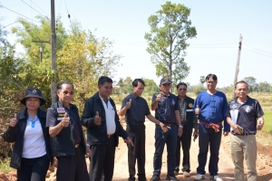 ลงพื้นที่ตรวจสอบการดำเนินโครงการ โครงการปรับปรุงถนนลูกรัง ซอยมีสุข