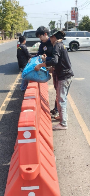 ลงพื้นที่ดำเนินการ เติมทรายและจัดวางกรวยจราจร บริเวณหน้า โรงเรียนนาเยียศึกษา รัชมังคลาภิเษก